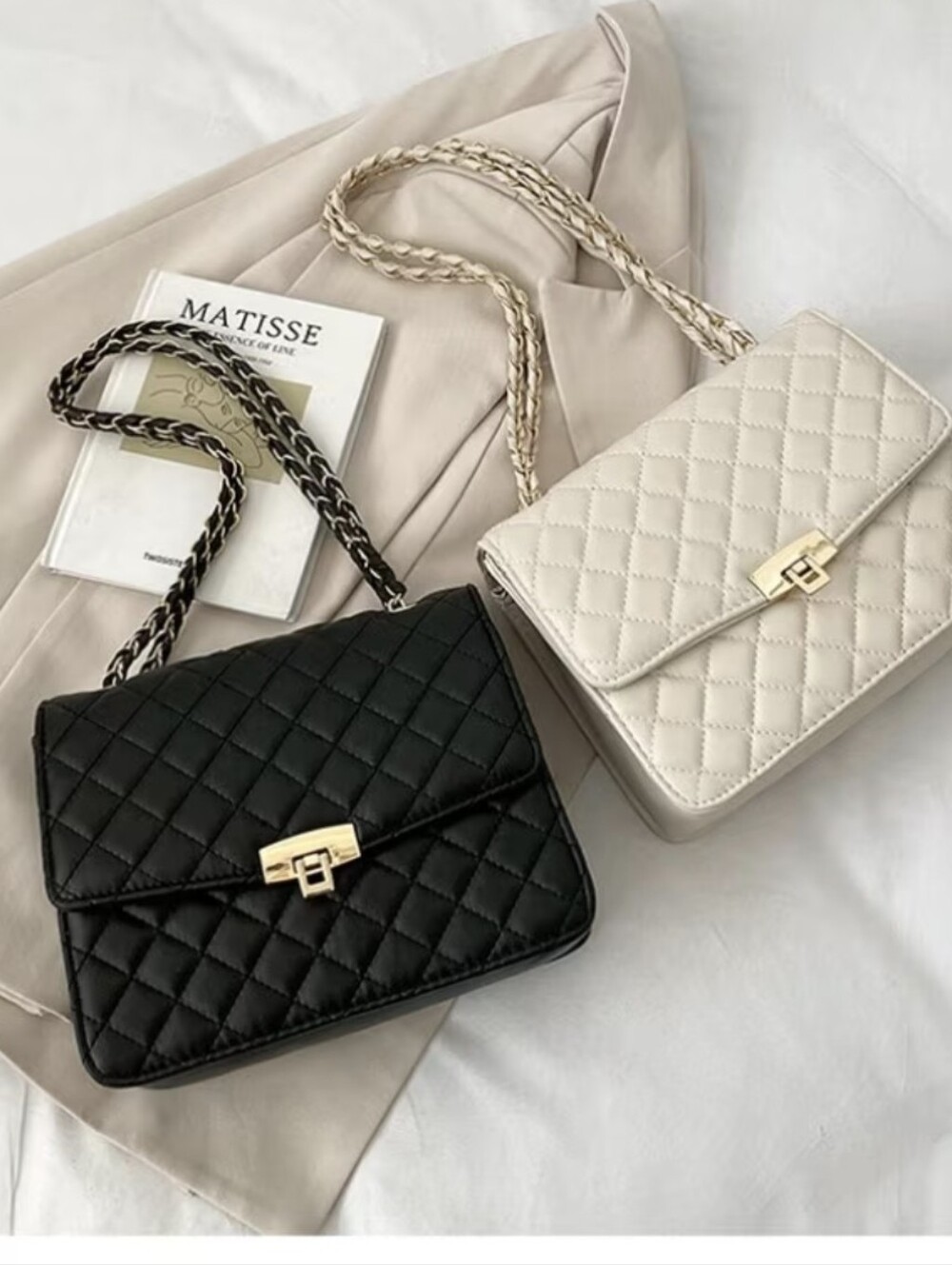 Quilted Black Chain Shoulder Bag - Classic Women's Handbag